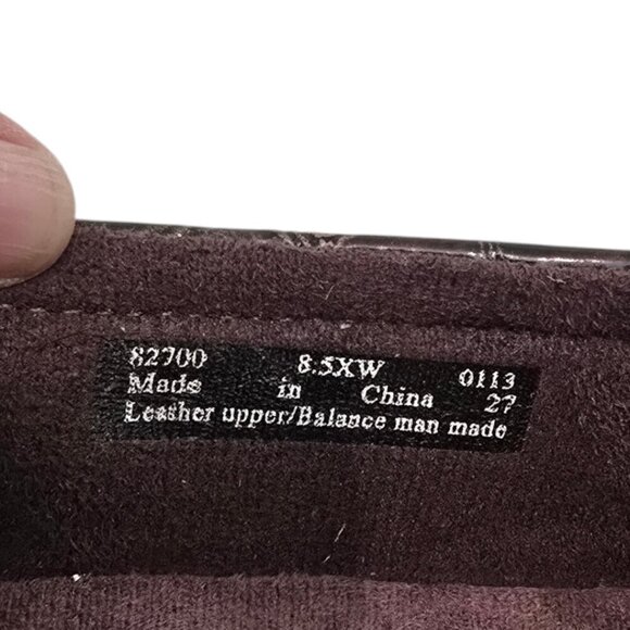 Clarks Brown Timeless Leather Croc Embossed Slip On Loafer Sz 8.5XW - Picture 9 of 9